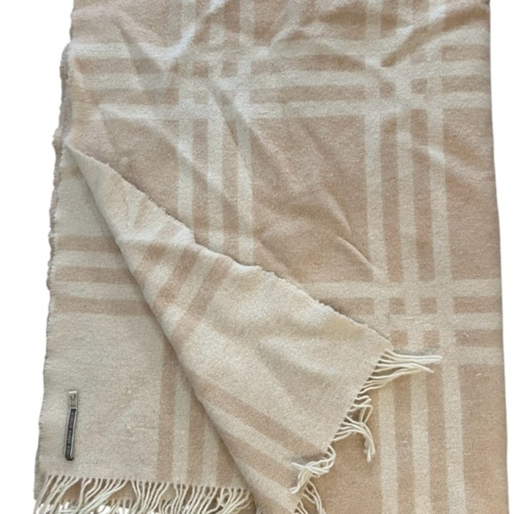 Alicia Adams Alpaca Soft Fringe Throw in Cream and Tan